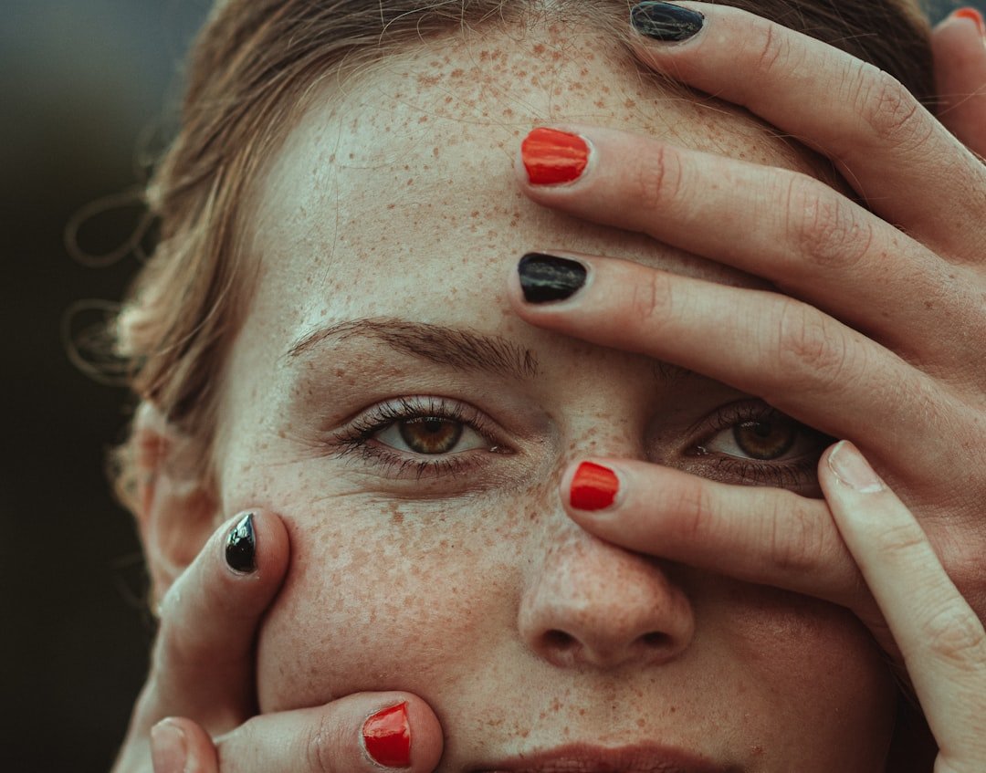 How to remove gel nails safely at home